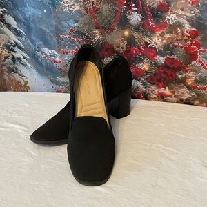 Adrienne Vittadini Black fabric 3” Heels Sz 9